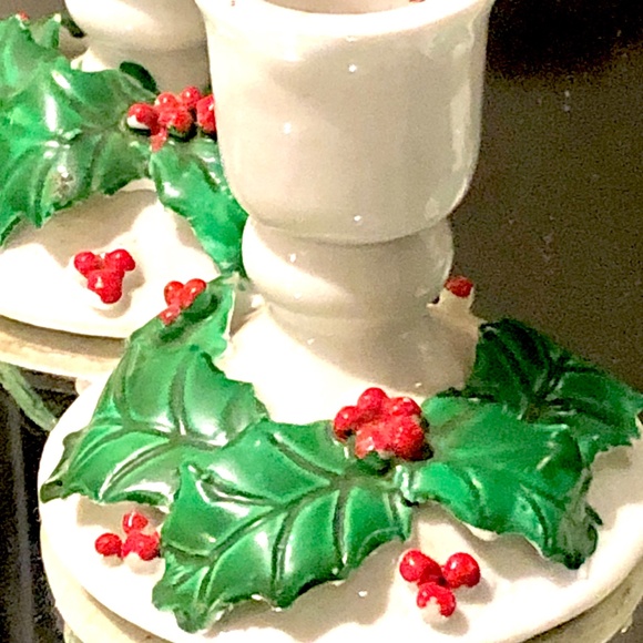 Lot of 4 Vintage White Glazed Ceramic Short Taper Candle Holders~Christmas Holly - Picture 3 of 6